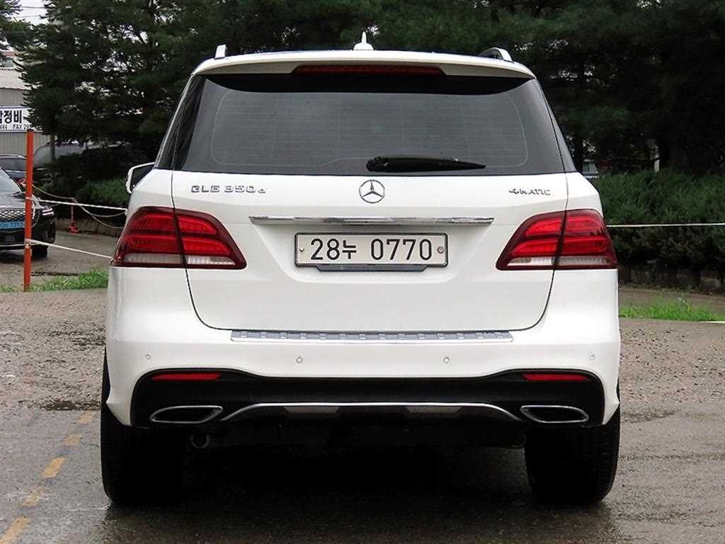 벤츠 GLE 클래스 GLE 클래스 W166 GLE 350 d 4MATIC 이미지 4