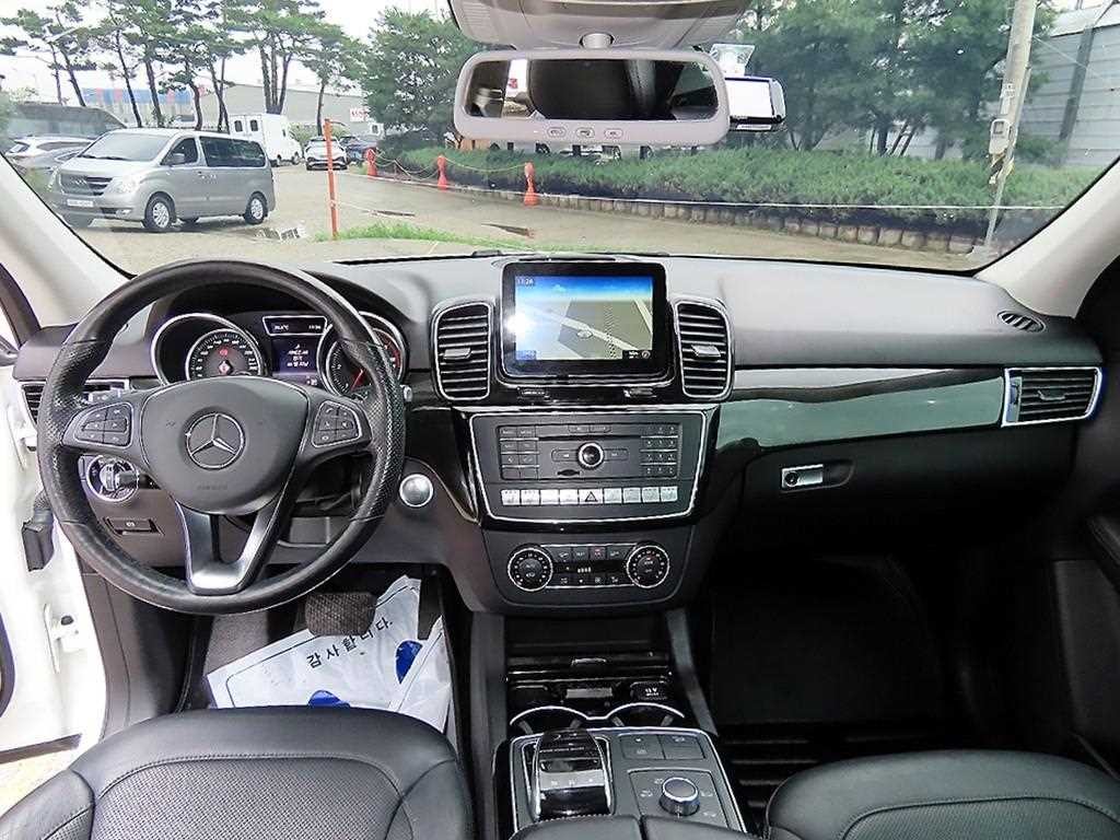 벤츠 GLE 클래스 GLE 클래스 W166 GLE 350 d 4MATIC 이미지 7