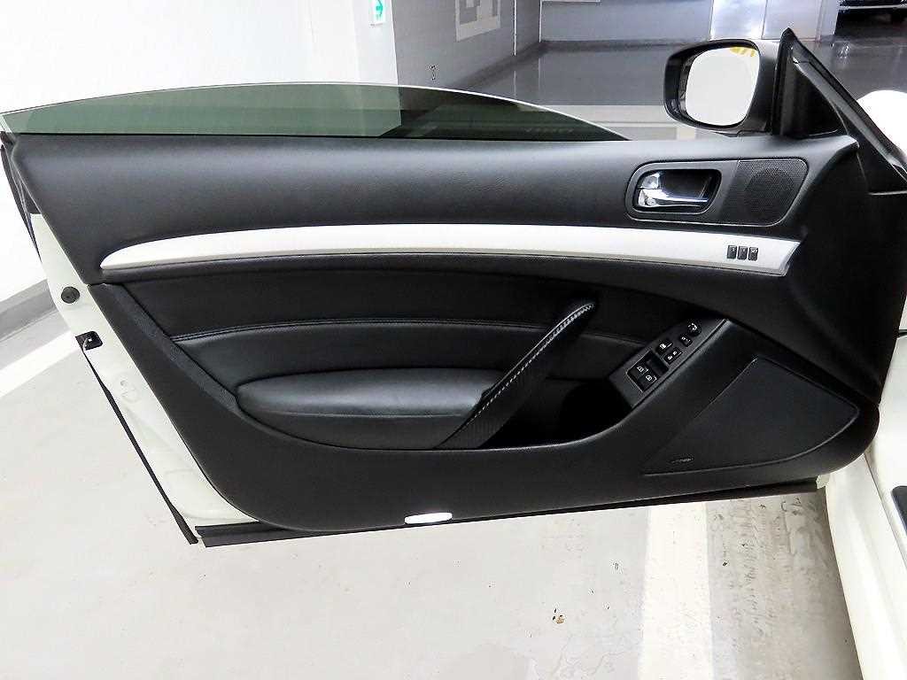 인피니티 G G37 쿠페 이미지 9