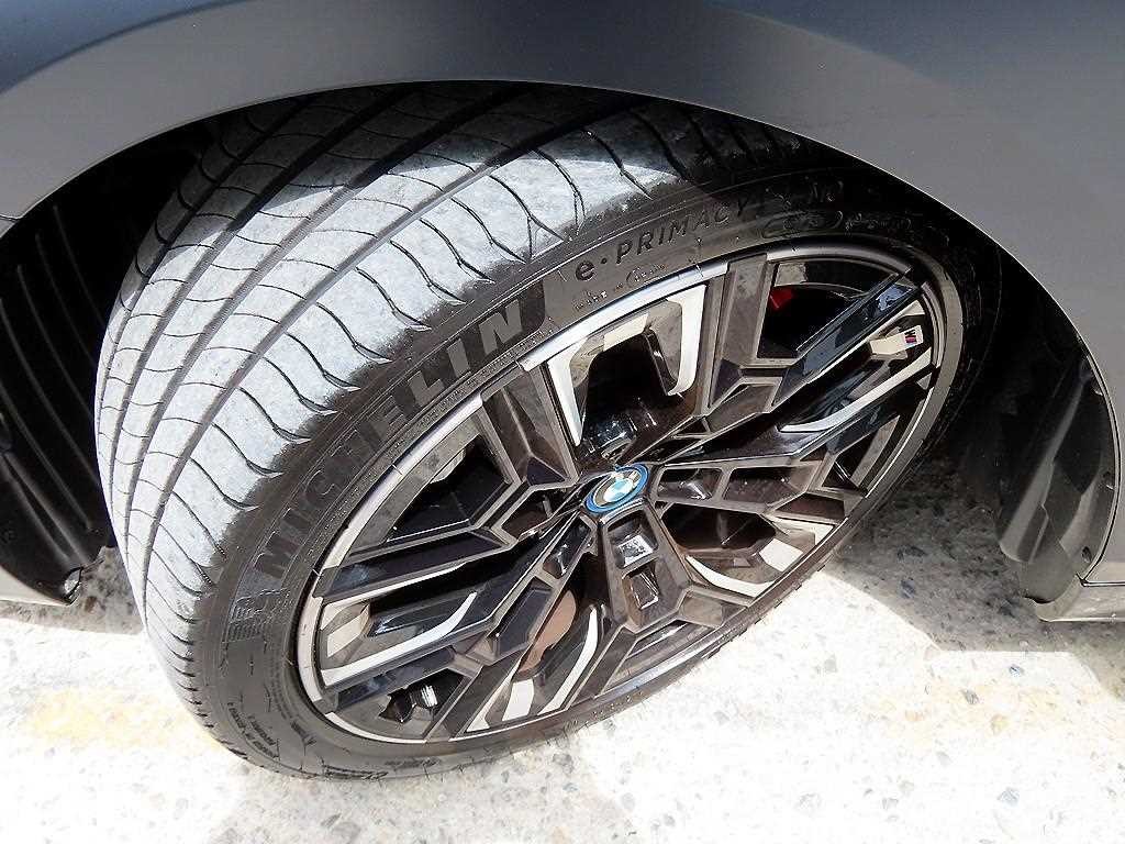BMW i5 M60 xDrive 이미지 20