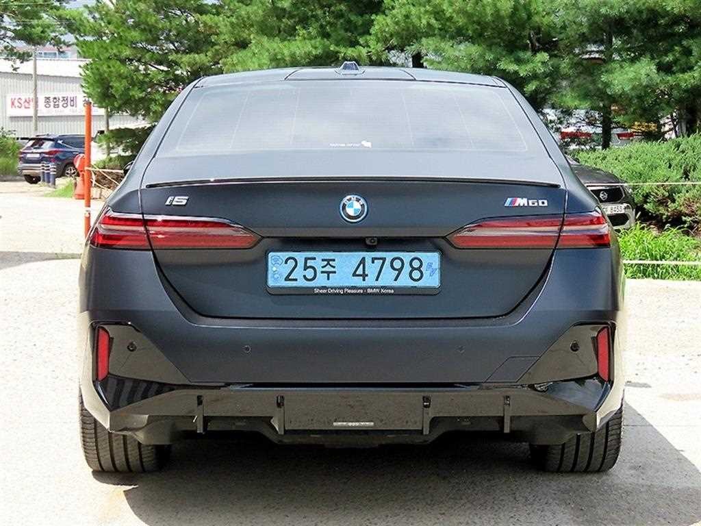 BMW i5 M60 xDrive 이미지 4