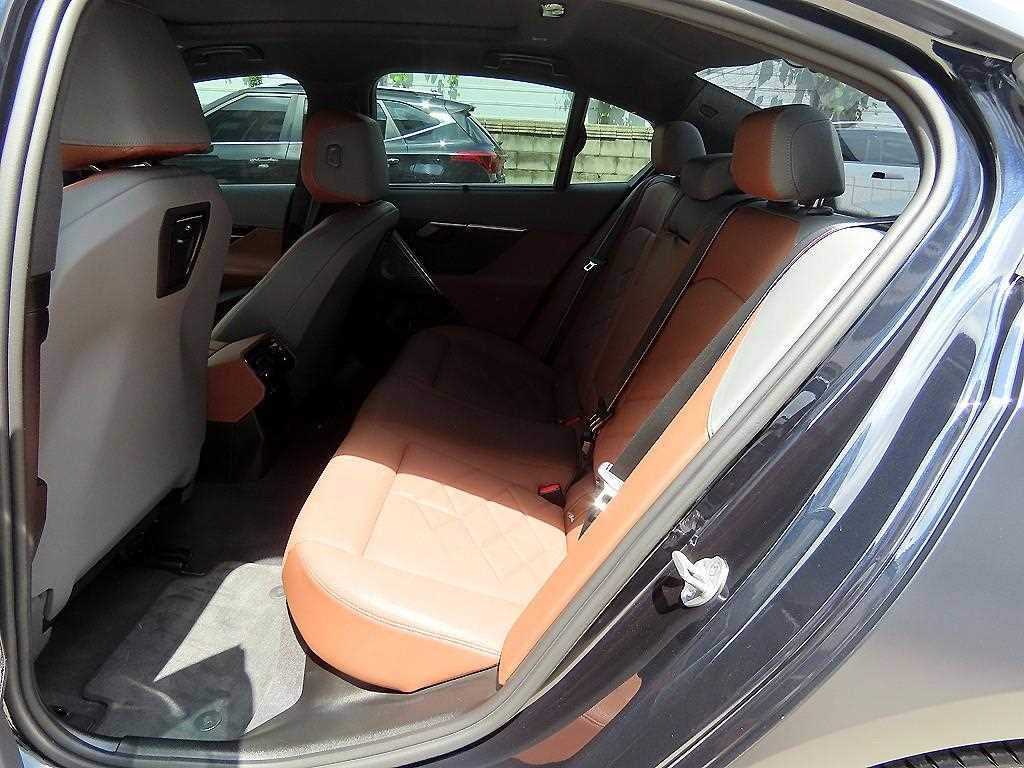 BMW i5 M60 xDrive 이미지 5