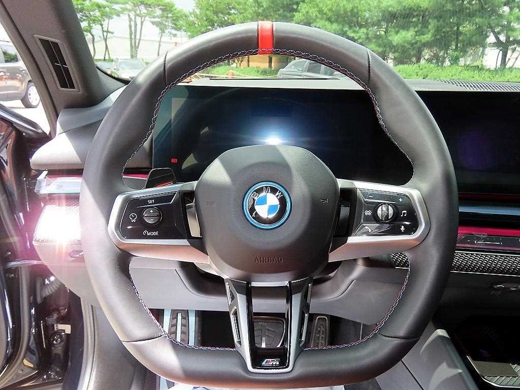 BMW i5 M60 xDrive 이미지 7