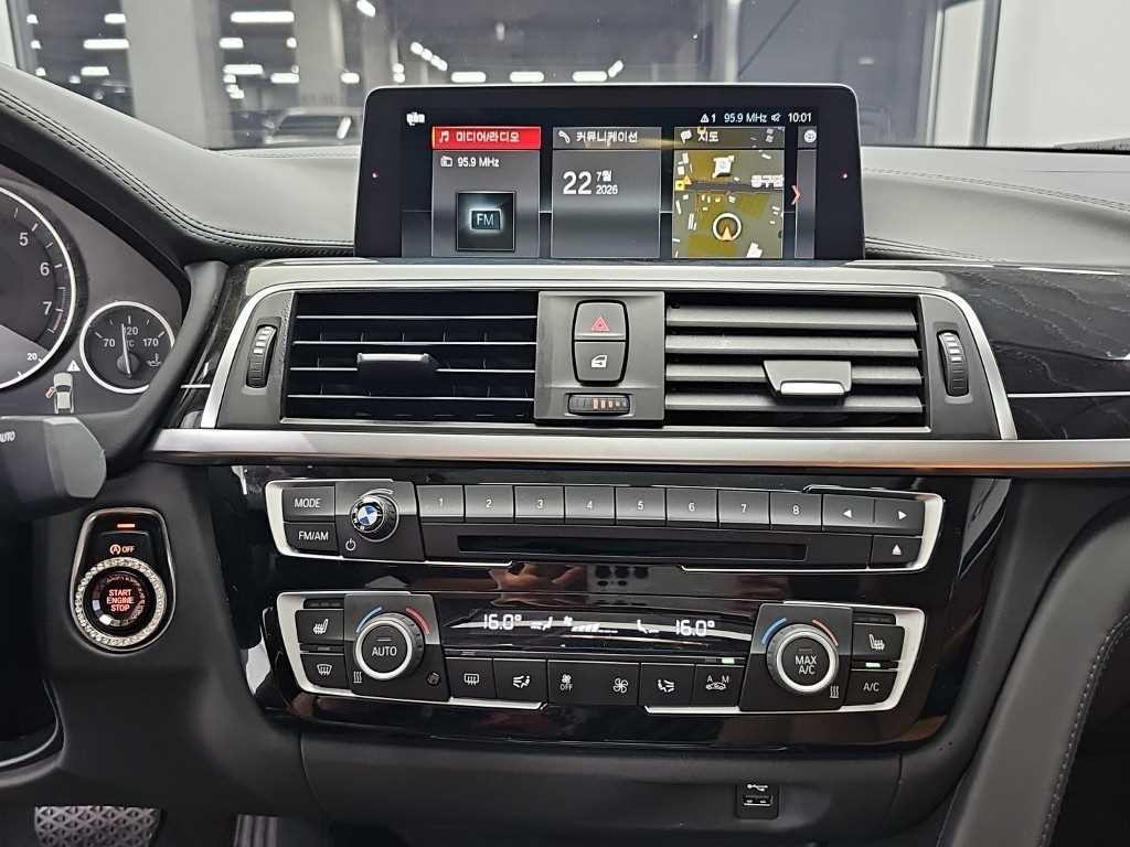 BMW 4시리즈 4시리즈 (F32) 420i 그란쿠페 럭셔리 이미지 10