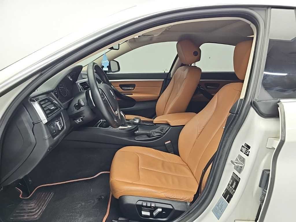 BMW 4시리즈 4시리즈 (F32) 420i 그란쿠페 럭셔리 이미지 11
