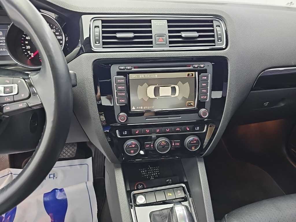 폭스바겐 제타 뉴 제타 2.0 TDI 블루모션 프리미엄 이미지 10