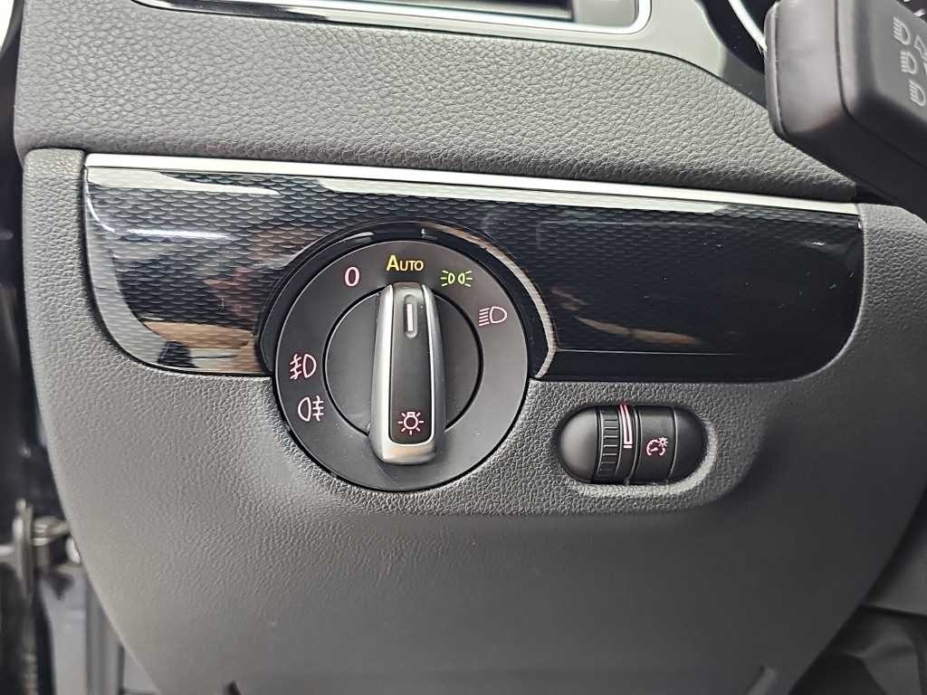 폭스바겐 제타 뉴 제타 2.0 TDI 블루모션 프리미엄 이미지 18