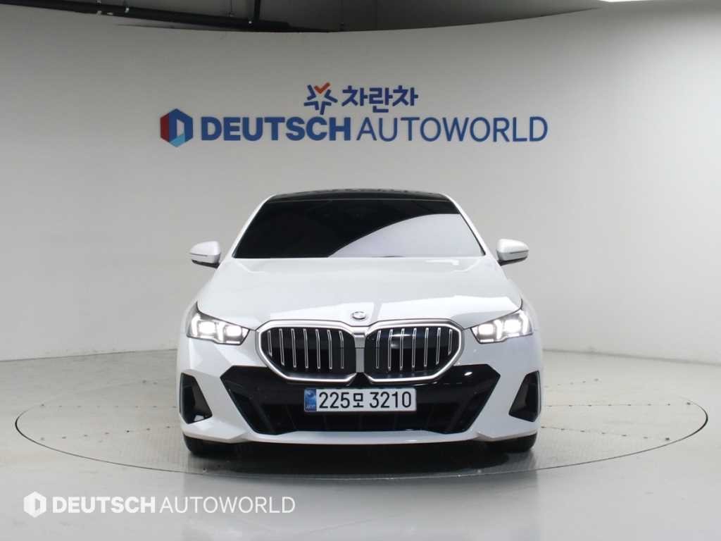 BMW 5시리즈 5시리즈 (G60) 520i M 스포츠 이미지 3