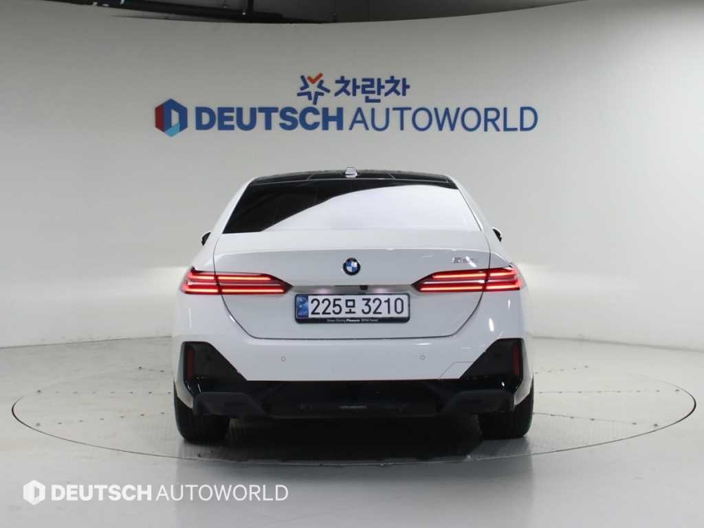 BMW 5시리즈 5시리즈 (G60) 520i M 스포츠 이미지 4