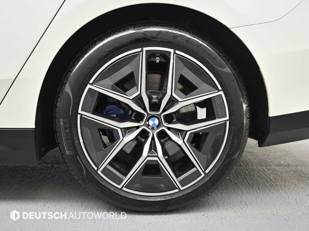 BMW 5시리즈 5시리즈 (G60) 520i M 스포츠 이미지 5