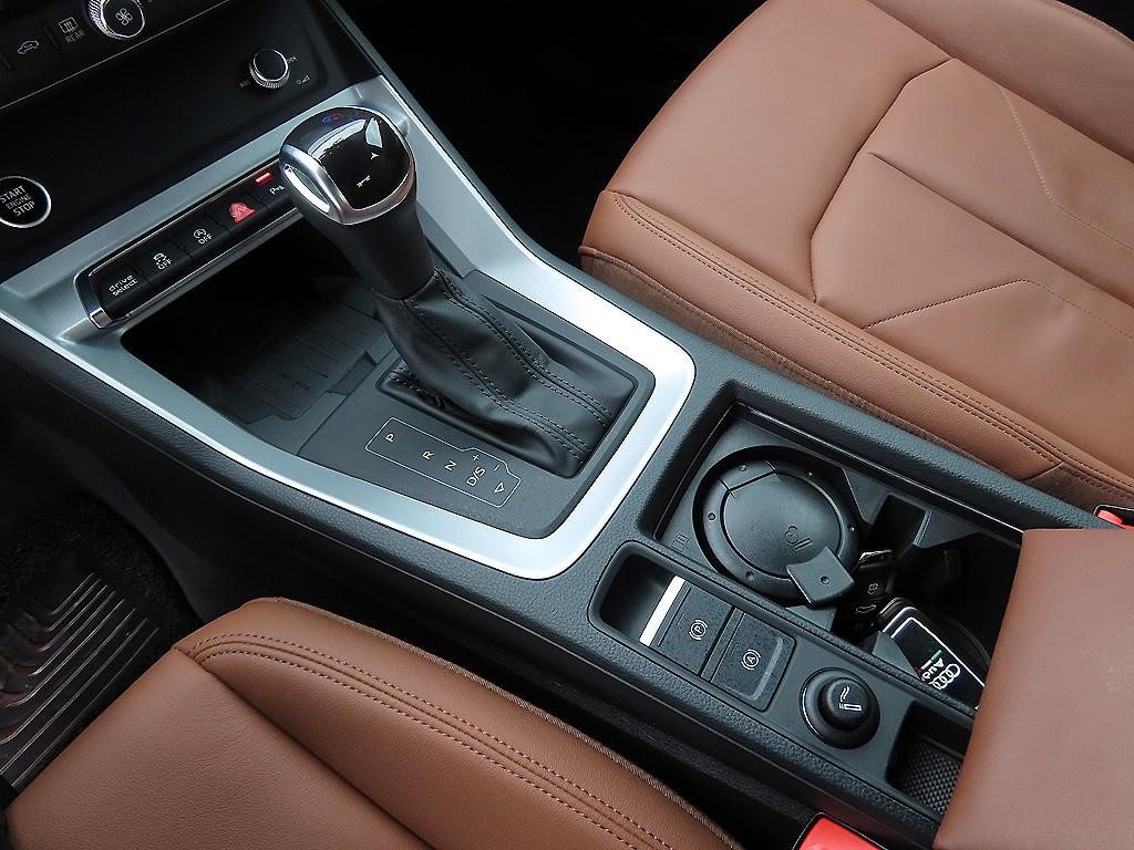 아우디 Q3 Q3 (F3) 35 TDI 스포트백 콰트로 프리미엄 이미지 10