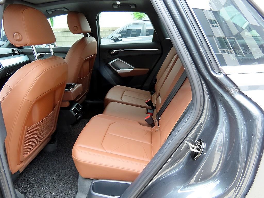 아우디 Q3 Q3 (F3) 35 TDI 스포트백 콰트로 프리미엄 이미지 6