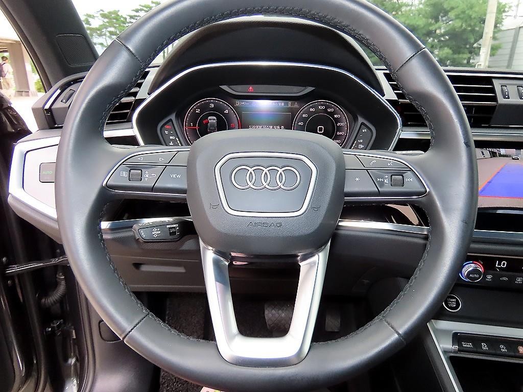 아우디 Q3 Q3 (F3) 35 TDI 스포트백 콰트로 프리미엄 이미지 8