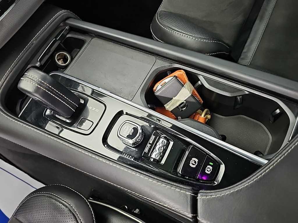 볼보 XC90 XC90 2세대 2.0 T8 AWD R-디자인 이미지 8