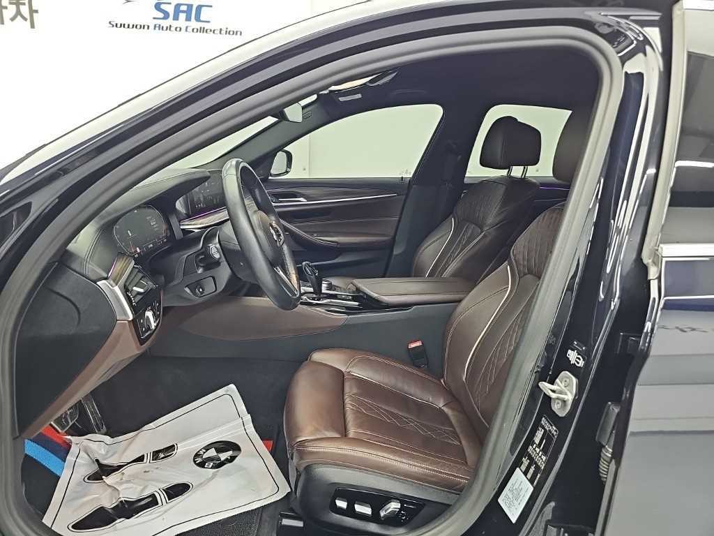 BMW 5시리즈 5시리즈 (G30) 520i M 스포츠 이미지 11