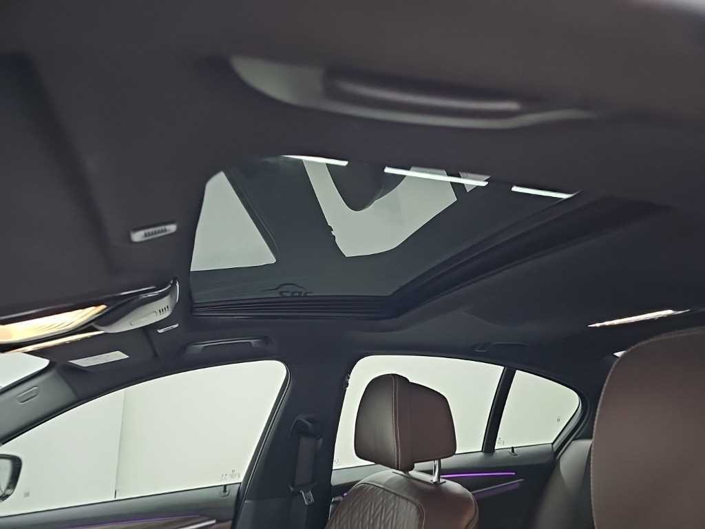 BMW 5시리즈 5시리즈 (G30) 520i M 스포츠 이미지 14