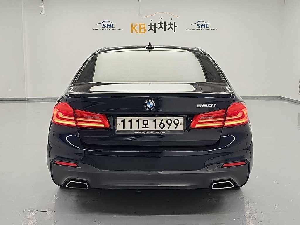 BMW 5시리즈 5시리즈 (G30) 520i M 스포츠 이미지 3