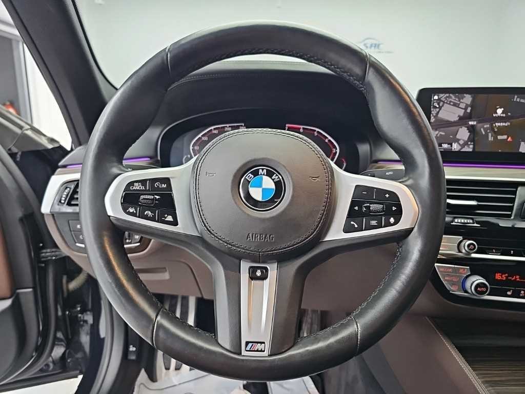 BMW 5시리즈 5시리즈 (G30) 520i M 스포츠 이미지 9