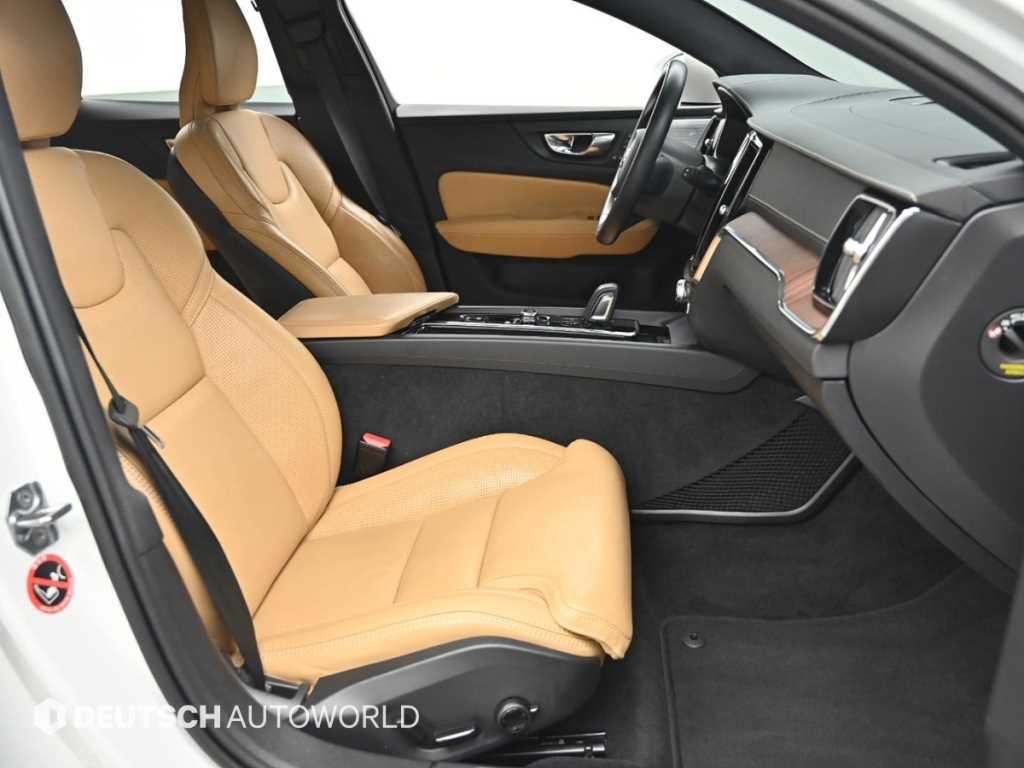 볼보 V60 V60 크로스 컨트리 2세대 2.0 B5 프로 AWD 이미지 10