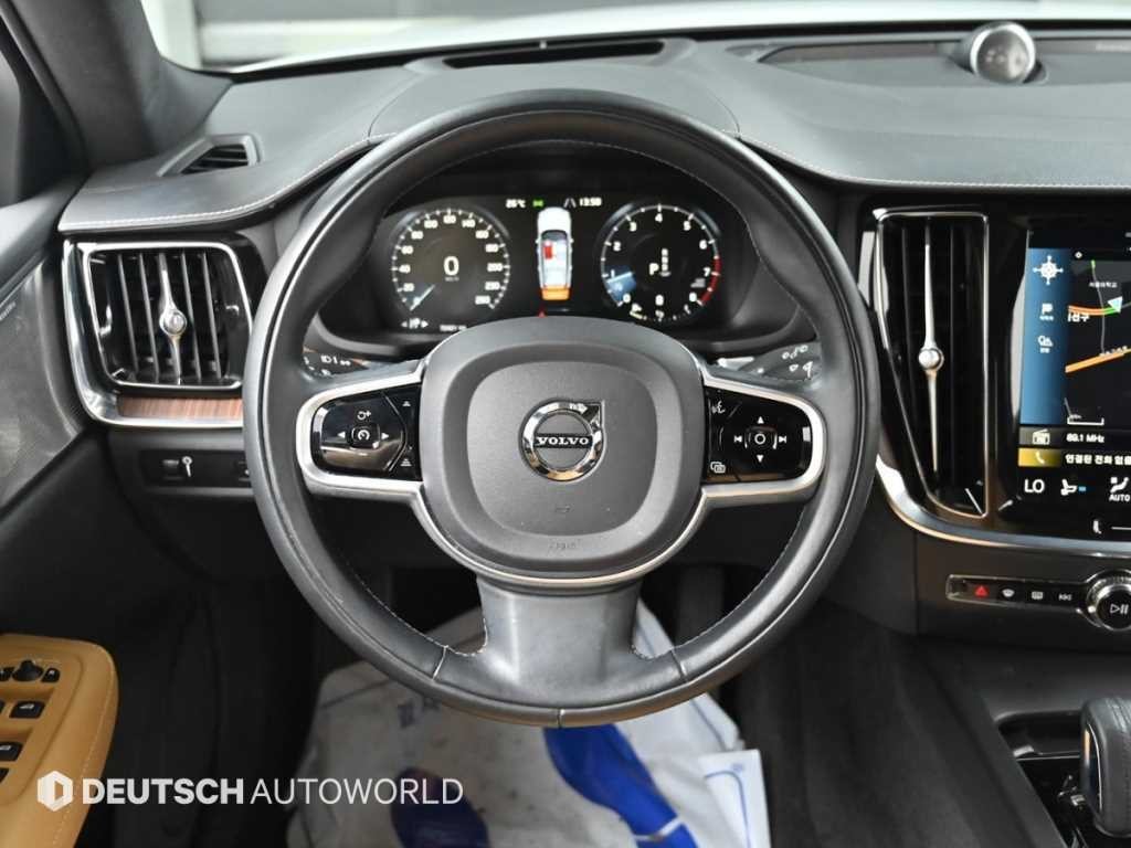 볼보 V60 V60 크로스 컨트리 2세대 2.0 B5 프로 AWD 이미지 13