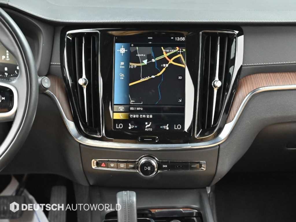 볼보 V60 V60 크로스 컨트리 2세대 2.0 B5 프로 AWD 이미지 14