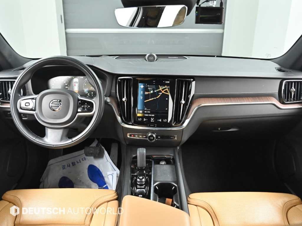볼보 V60 V60 크로스 컨트리 2세대 2.0 B5 프로 AWD 이미지 7