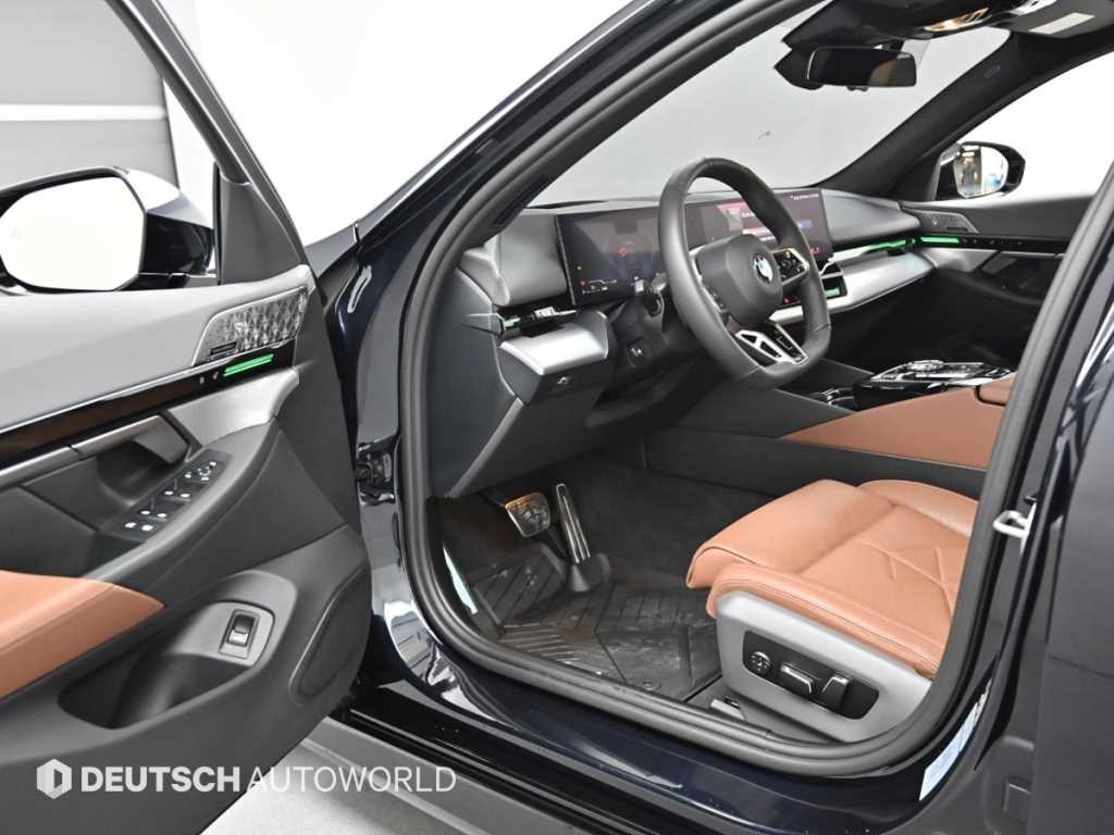 BMW 5시리즈 5시리즈 (G60) 530i xDrive M 스포츠 이미지 11