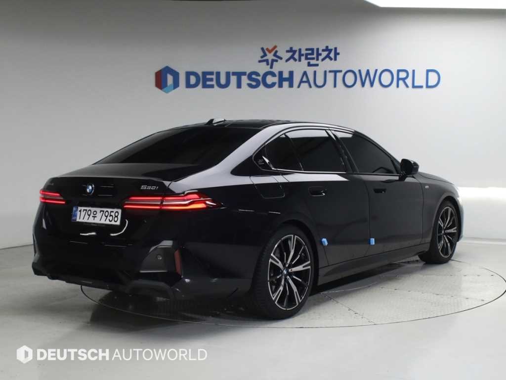 BMW 5시리즈 5시리즈 (G60) 530i xDrive M 스포츠 이미지 2