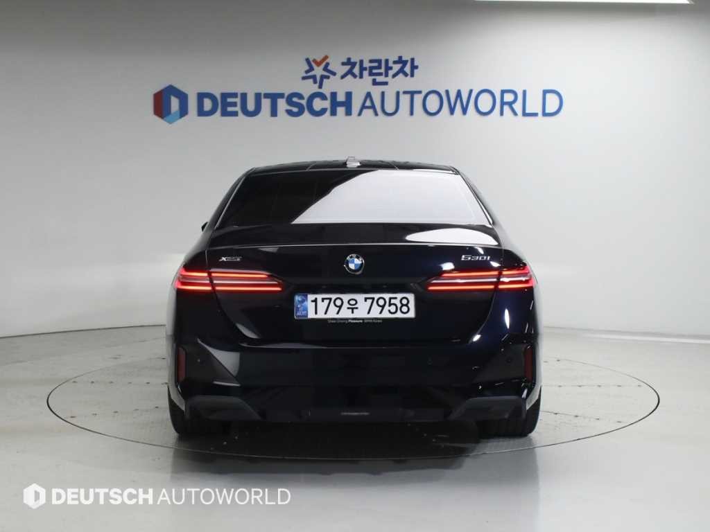 BMW 5시리즈 5시리즈 (G60) 530i xDrive M 스포츠 이미지 4