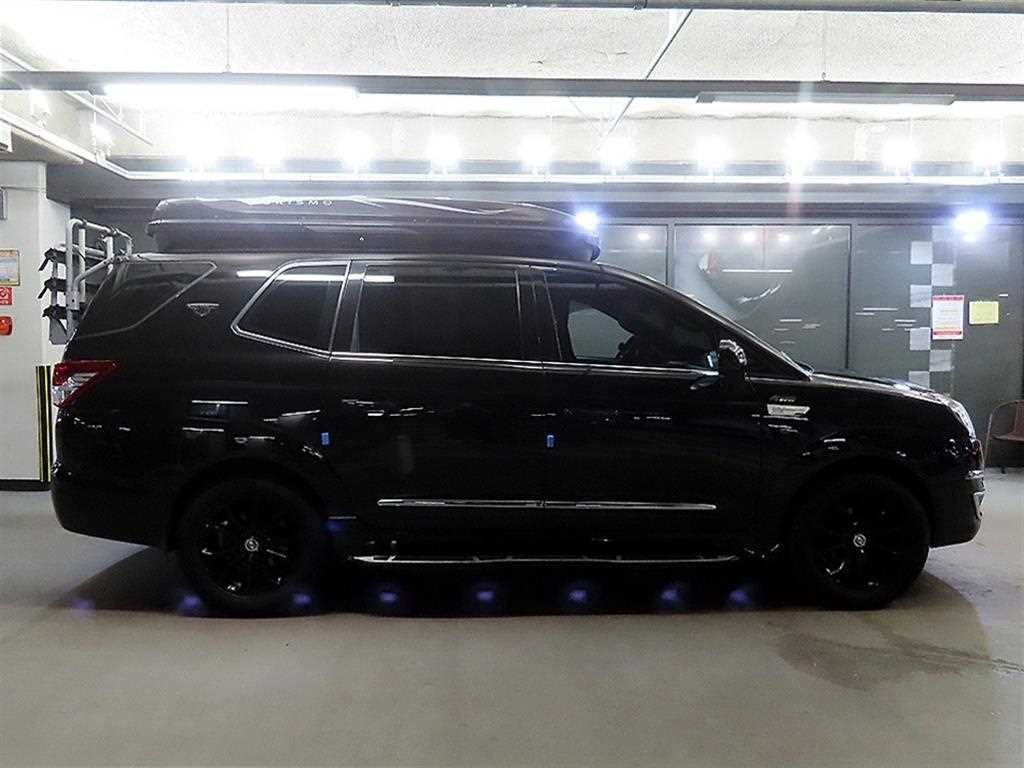 KG모빌리티(쌍용) 코란도 코란도투리스모 4WD 아웃도어 에디션 이미지 3
