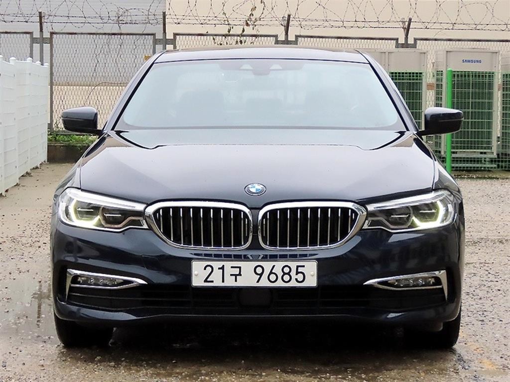 BMW 5시리즈 5시리즈 (G30) 520d M 스포츠 플러스 이미지 1