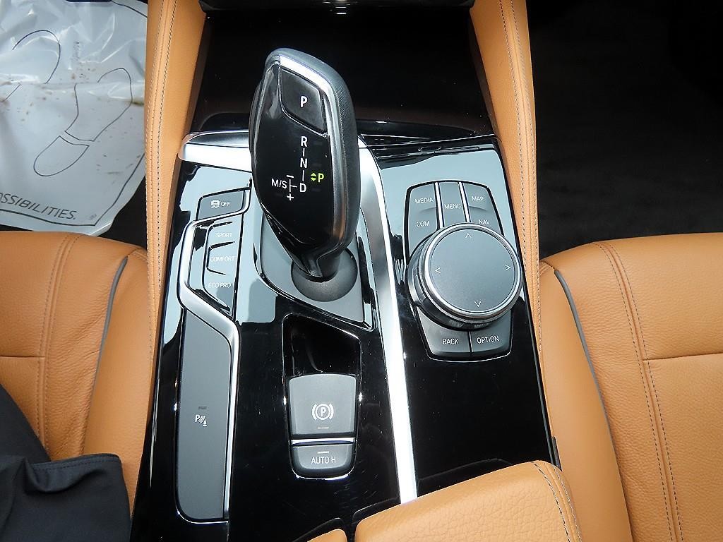 BMW 5시리즈 5시리즈 (G30) 520d M 스포츠 플러스 이미지 10