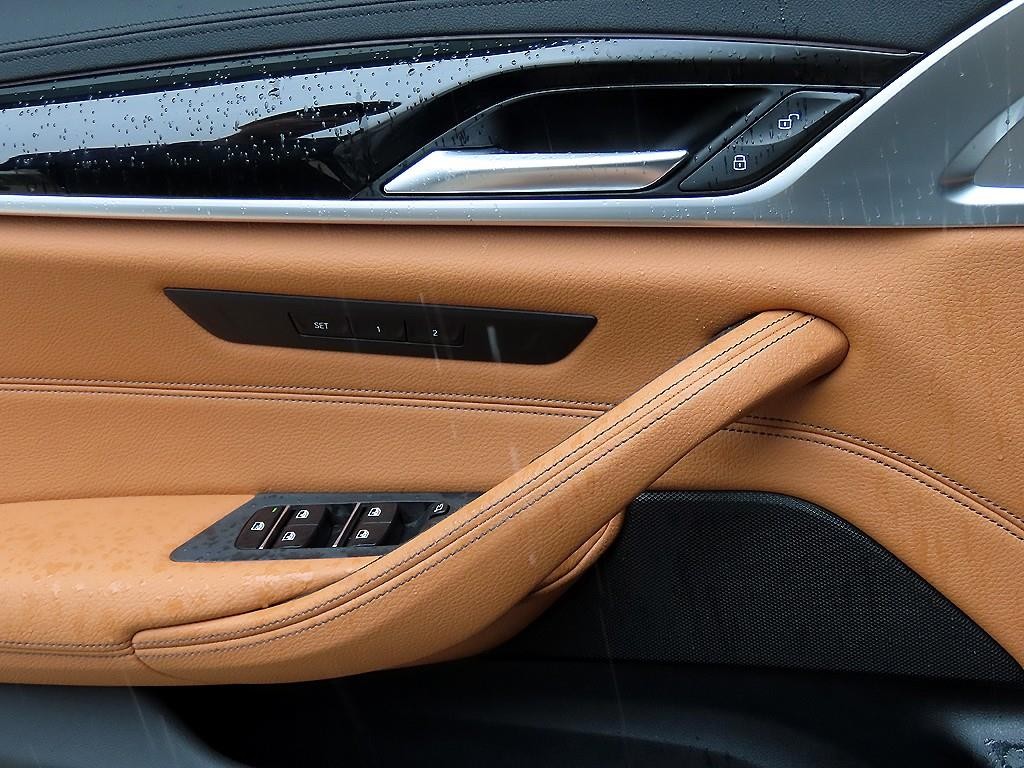BMW 5시리즈 5시리즈 (G30) 520d M 스포츠 플러스 이미지 12