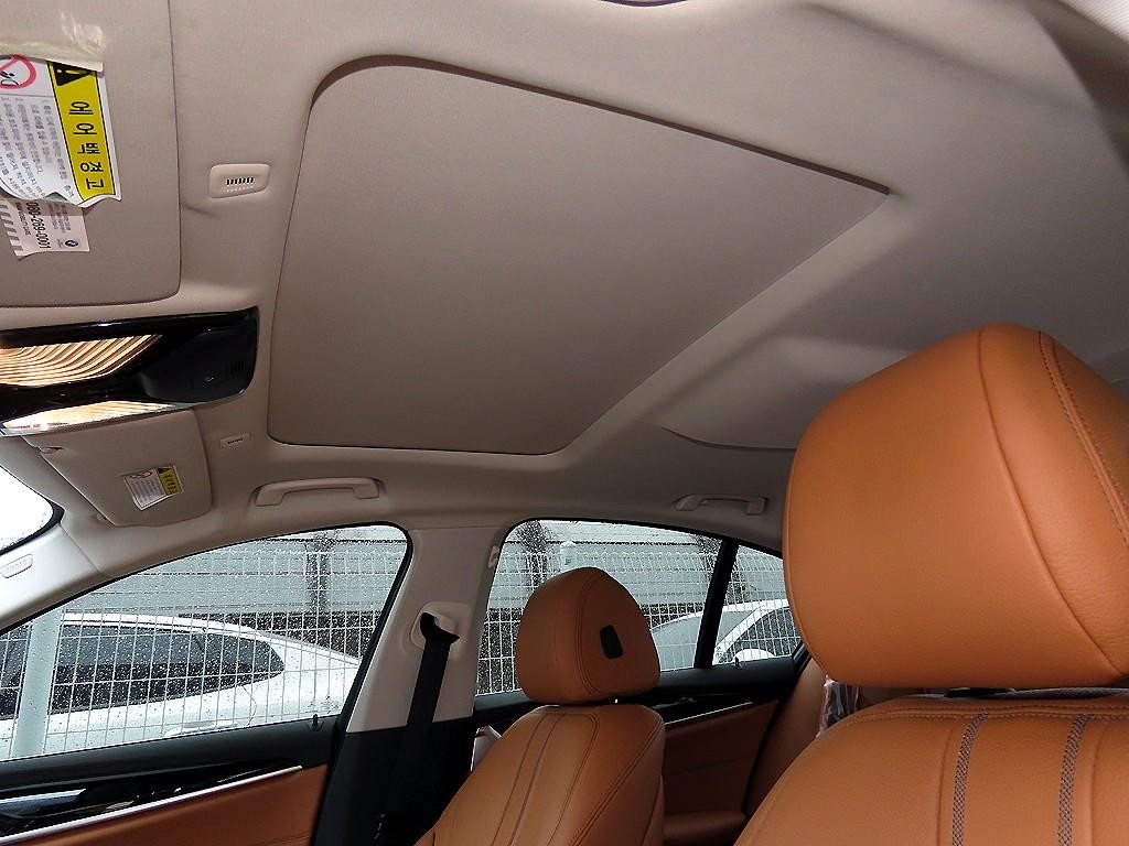 BMW 5시리즈 5시리즈 (G30) 520d M 스포츠 플러스 이미지 17