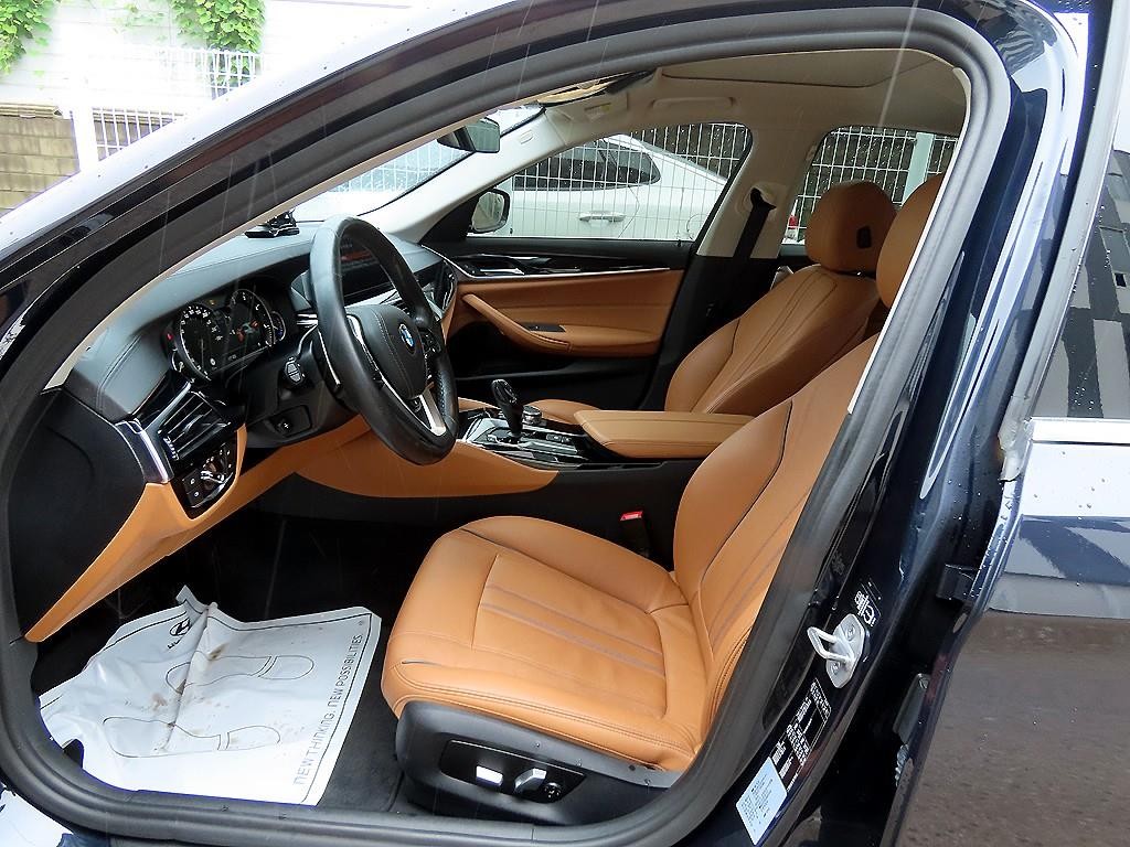 BMW 5시리즈 5시리즈 (G30) 520d M 스포츠 플러스 이미지 5