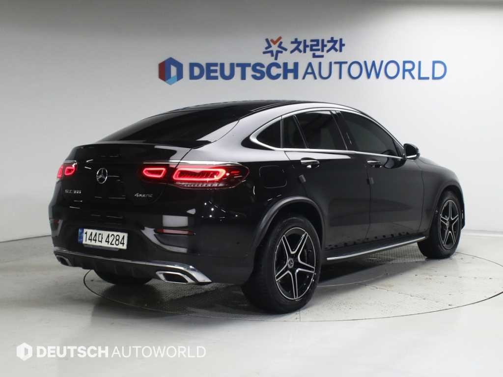 벤츠 GLC 클래스 GLC클래스 X253 GLC 300 4MATIC 쿠페 이미지 2