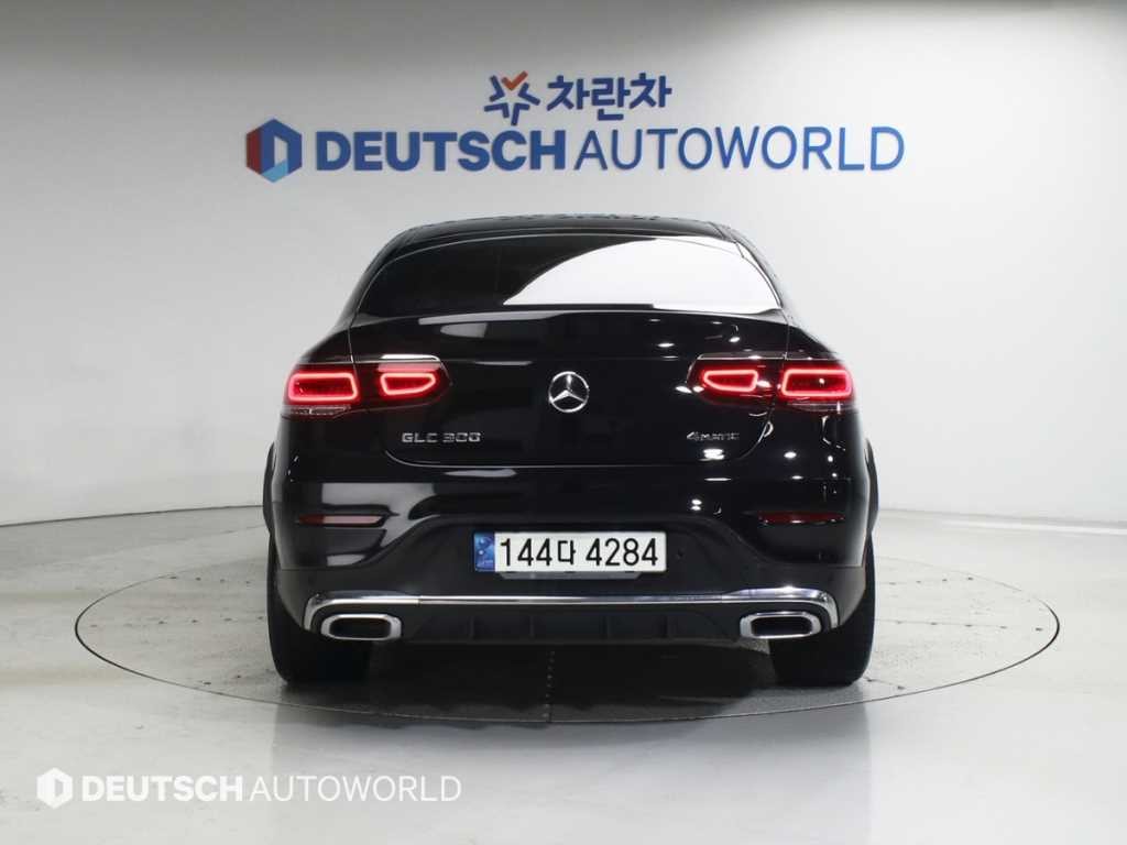 벤츠 GLC 클래스 GLC클래스 X253 GLC 300 4MATIC 쿠페 이미지 4