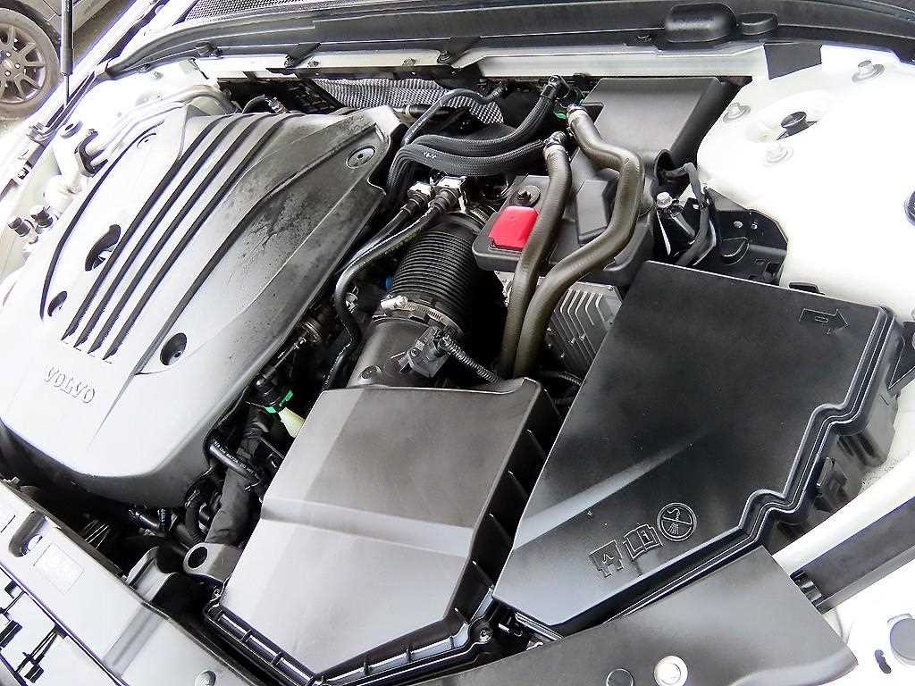 볼보 V60 V60 크로스 컨트리 2세대 2.0 B5 프로 AWD 이미지 19