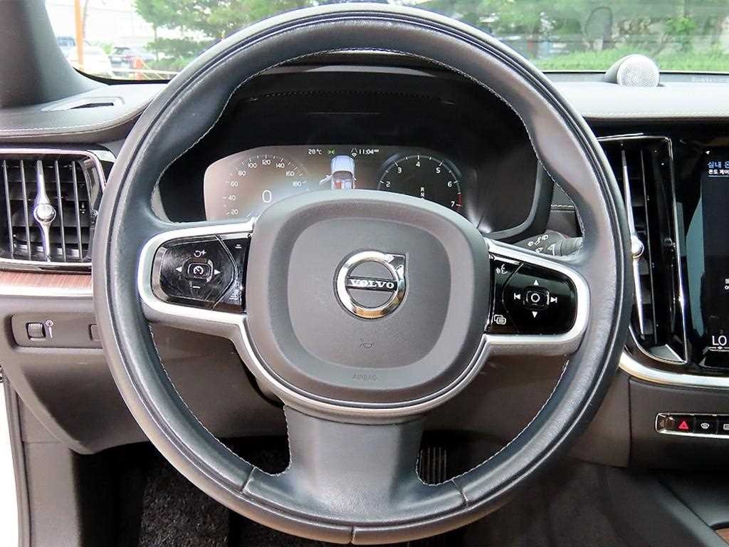 볼보 V60 V60 크로스 컨트리 2세대 2.0 B5 프로 AWD 이미지 8