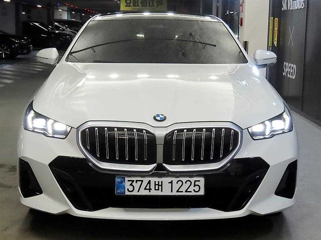 BMW 5시리즈 5시리즈 (G60) 523d M 스포츠 이미지 2