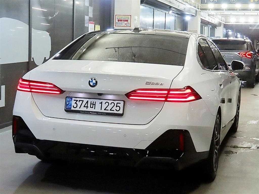 BMW 5시리즈 5시리즈 (G60) 523d M 스포츠 이미지 4