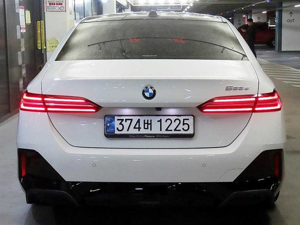 BMW 5시리즈 5시리즈 (G60) 523d M 스포츠 이미지 5