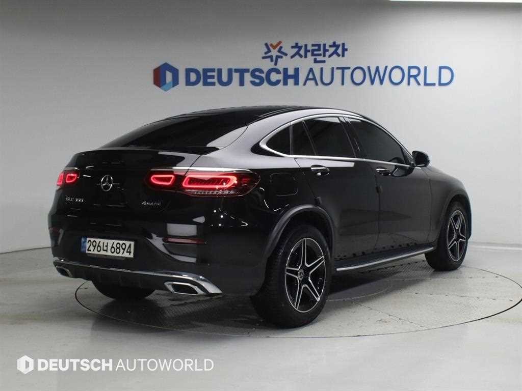 벤츠 GLC 클래스 GLC클래스 X253 GLC 300 4MATIC 쿠페 이미지 2