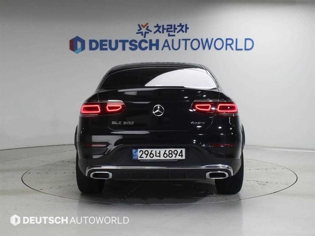 벤츠 GLC 클래스 GLC클래스 X253 GLC 300 4MATIC 쿠페 이미지 4