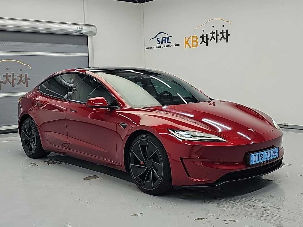 테슬라 모델 3 퍼포먼스 이미지 4