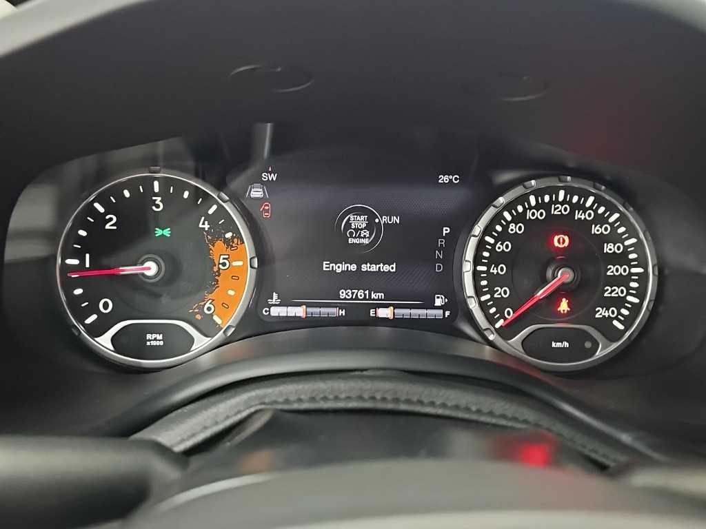 지프 레니게이드 2.0 디젤 리미티드 AWD 이미지 6
