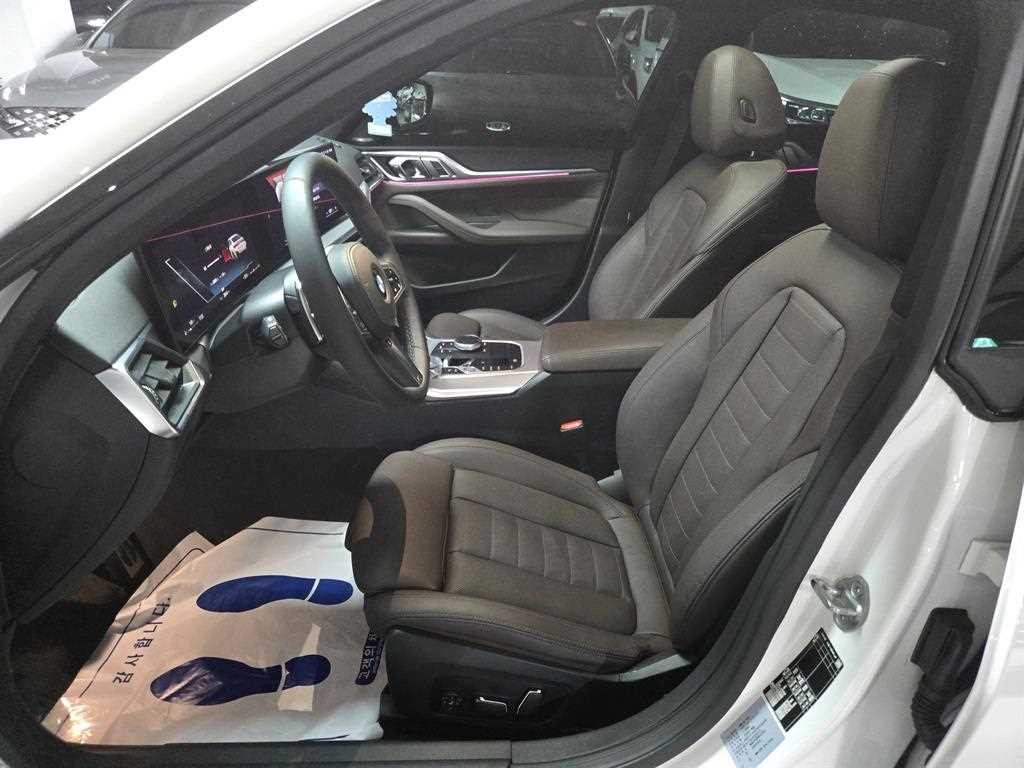 BMW 4시리즈 4시리즈 (G22) 420i 그란쿠페M 스포츠 퍼포먼스팩 이미지 7