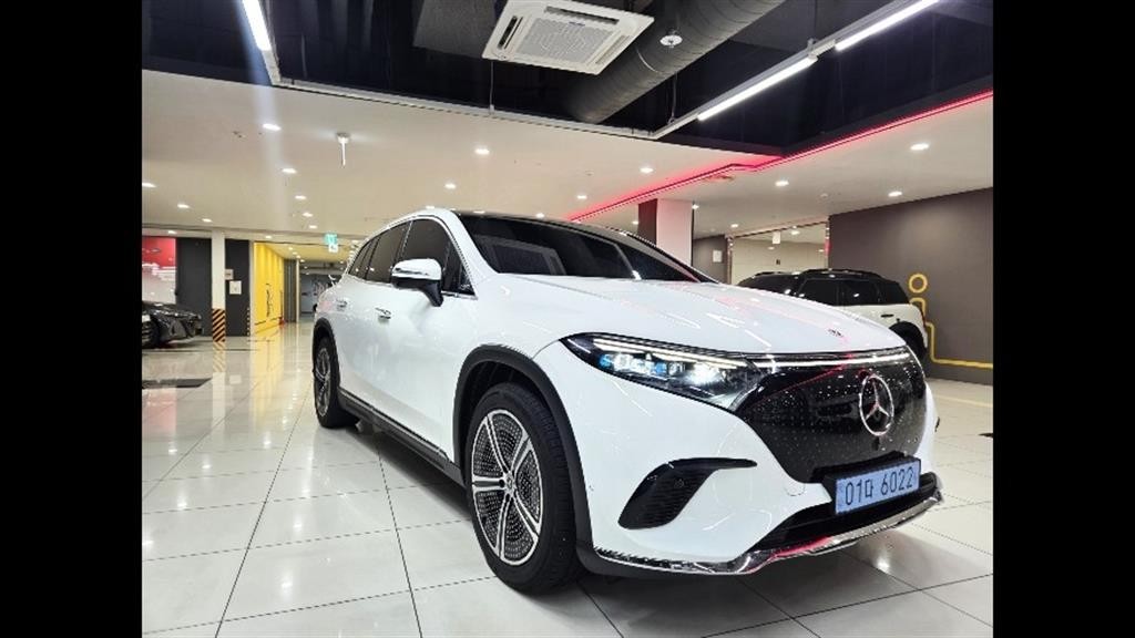 벤츠 EQS EQS SUV X296 EQS 450 4MATIC 이미지 2