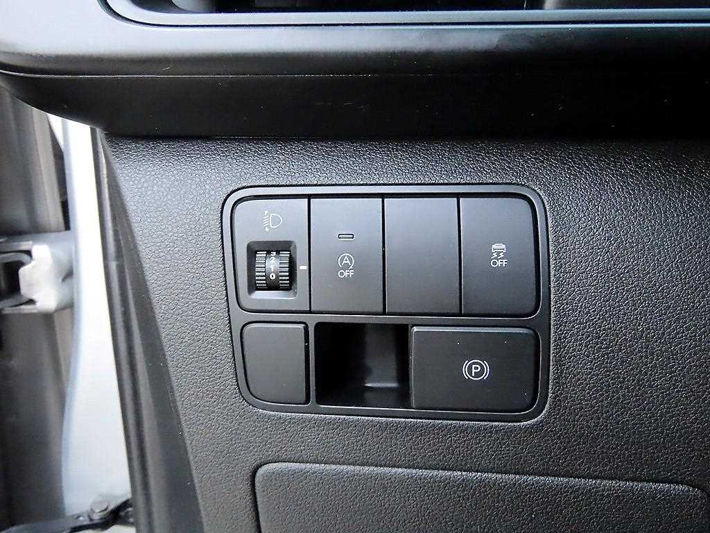 현대 스타리아 2WD 디젤 카고 스마트 3인승 이미지 12
