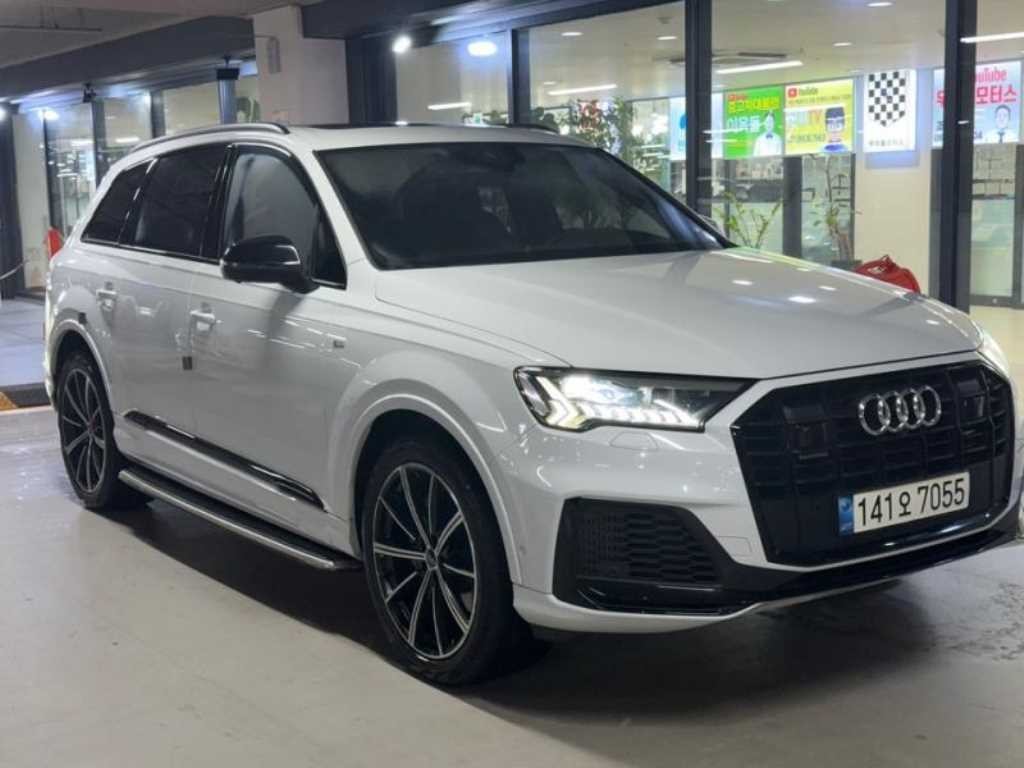 아우디 Q7 Q7 (4M) 55 TFSI 콰트로 프리미엄 이미지 2